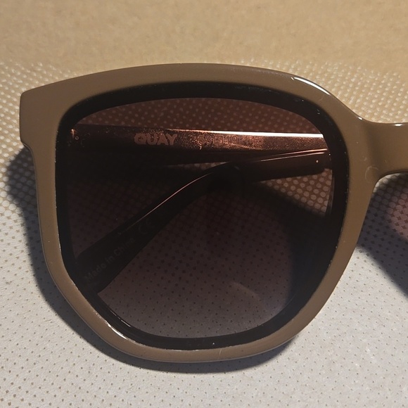Quay Australia-NWOT \
